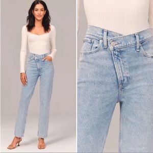 Abercrombie The Dad High Rise light wash jeans